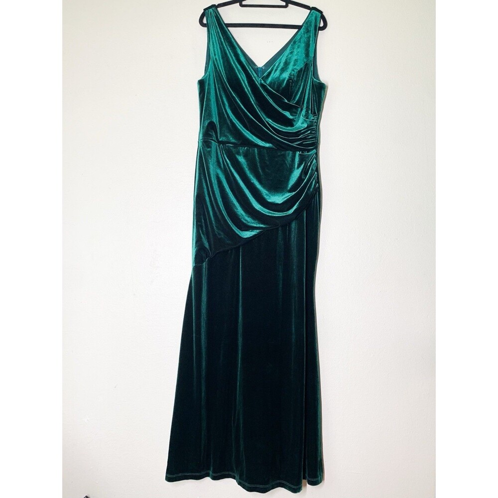 Revelry Dawson Green Velvet Dress 18 Full Length V-Neck Sleeveless